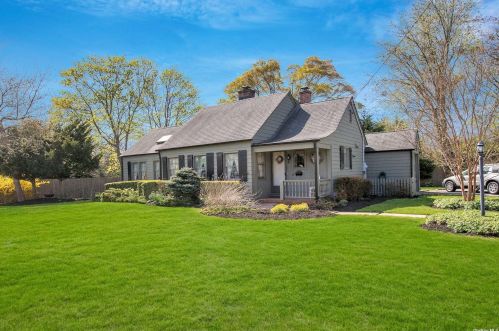 18 Cedar Avenue Ext, Islip Manor, NY 11751-4616