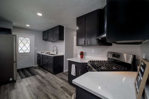 2026 84th St, Kenosha WI  53143-1619 exterior