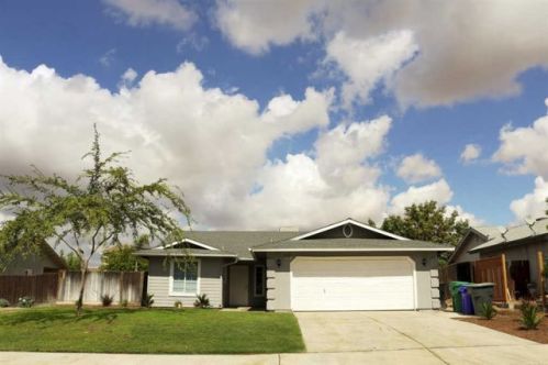 856 Kanai Ave, Porterville, CA 93257-4296