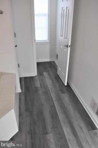 6807 Sabbarton Pl, Gainesville VA  20155-6226 exterior