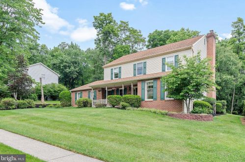 2323 Forest Hills Dr, Harrisburg, PA 17112-1066