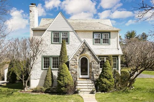 31 Rugby Ln, Scarsdale, NY 10583-2113