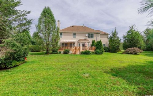 4 Arborvitae Ln, Miller Place NY  11764-3021 exterior