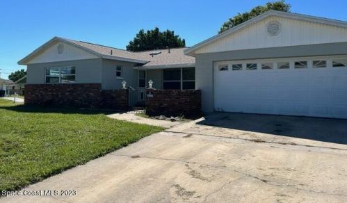 905 Lisa Dr, Titusville FL  32780-7144 exterior