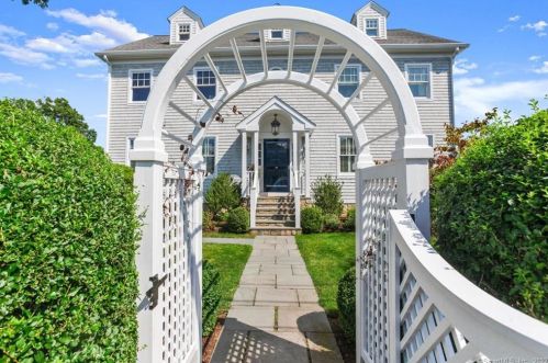 4 Harbor View Ave, Norwalk, CT 06854-4821