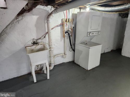 1100 Green St, Norristown PA  19401-3806 exterior