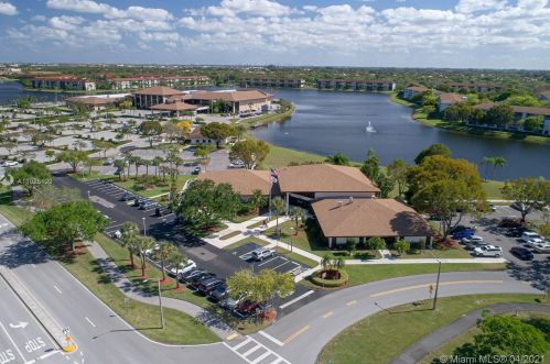 1100 130th Ave, Hollywood FL  33027-2167 exterior