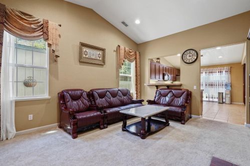 3213 Dewar Ln, Turlock CA  95382-9672 exterior