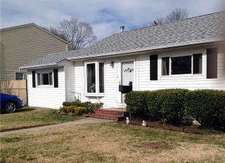 1365 Lombardy Blvd, Bayshore, NY 11706-4026