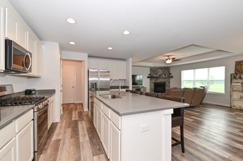 620 Spur Rd, Slinger WI  53086-9293 exterior