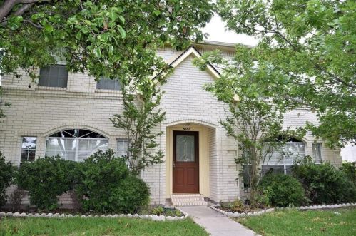 400 Kylie Ln, St Paul, TX 75098-4547