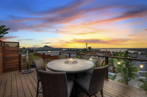 2875 Lloyd St, San Diego CA 92117-6031 exterior