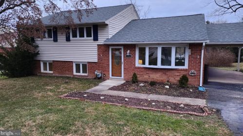 500 Grove Ln, Norristown, PA 19406-3140