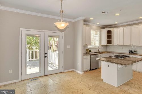 6733 Sutton Oaks Way, Gainesville VA  20155-1489 exterior