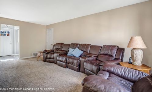 1068 Toms River Rd, Jackson Twp NJ  08527-5240 exterior