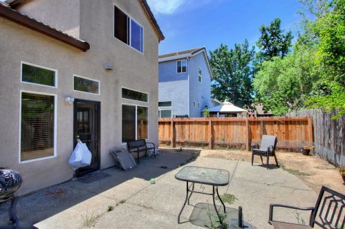 8675 Tennis Club Ct, Elk Grove CA  95624-3291 exterior