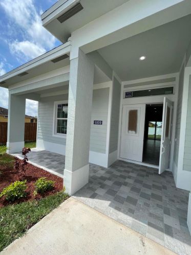1950 Glendale St, Fort Pierce, FL 34987-2069