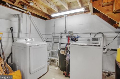 221 Nichols St, Dauberville PA  19533-9525 exterior