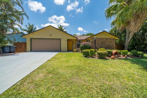 9377 Longmeadow Cir, Boynton Beach, FL 33436-3139