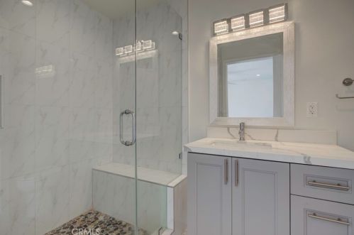 6160 Pacific Coast Hwy, Redondo Beach CA  90277-5907 exterior