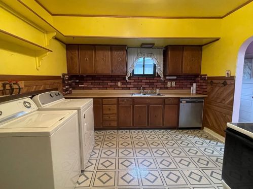 127 Grant St, Latrobe, PA 15650-3105