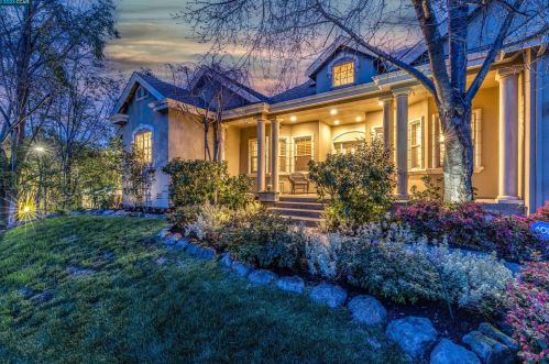 8 Mapleglen Ct, Danville, CA 94506-2034