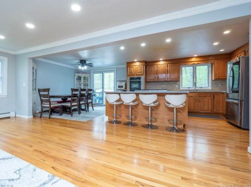 115 Walnut Grove Rd, Ridgefield, CT 06877-4220