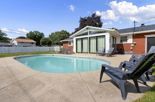 1597 Careful Dr, Green Bay WI  54304-2979 exterior