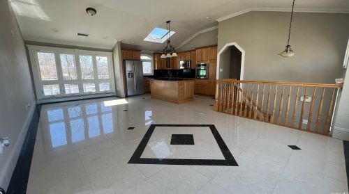 9 Snapper Ct, North Lindenhurst NY  11757-5733 exterior
