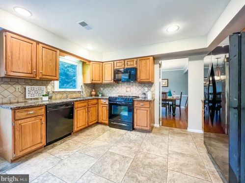 1344 Buford Dr, Yardley PA 19067-4342 exterior