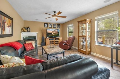 5018 Lenape Ct, Cheswick, PA 15024-2356