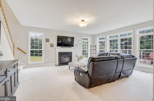 42104 Glynn Tarra Pl, Leesburg VA  20176-5478 exterior