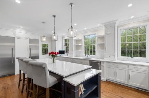80 Pheasant Dr, Warwick, RI 02818-1348