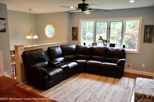 24 Walter Dr, Jackson Twp NJ  08527-3418 exterior