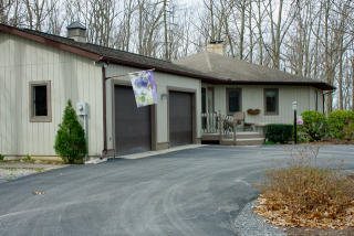 4925 Heisey Rd, Lees Cross Roads, PA 17257-9292