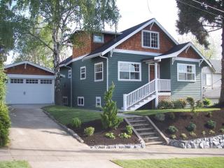 342 59th St, Seattle WA  98105-2719 exterior