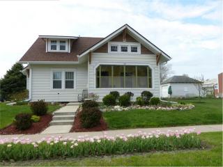 1001 Washington St, Pella IA  50219-1505 exterior
