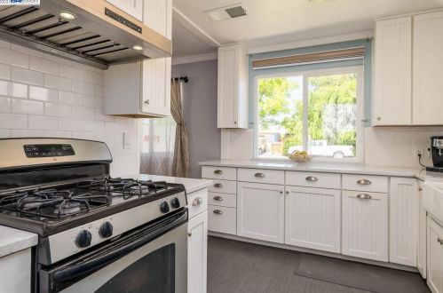 458 Rincon Ave, Livermore CA  94551-6521 exterior