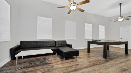 1327 33 St, Galveston TX 77550-4333 exterior