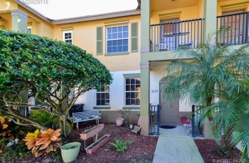 2152 Destin Dr, Fort Pierce, FL 34952-8001