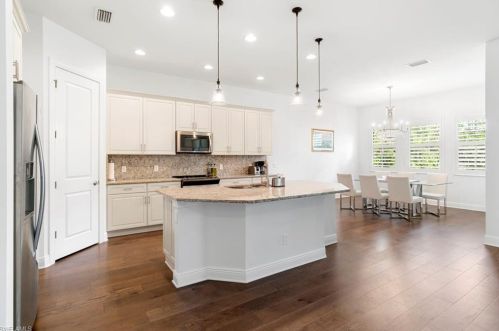 4464 Tamarind Way, Naples FL  34119-9684 exterior