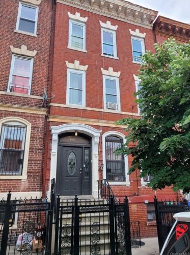 1514 Bryant Ave, Bronx, NY 10460-5606