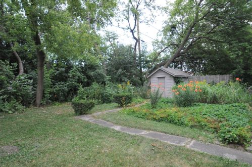 526 71st St, Milwaukee WI 53214-1635 exterior