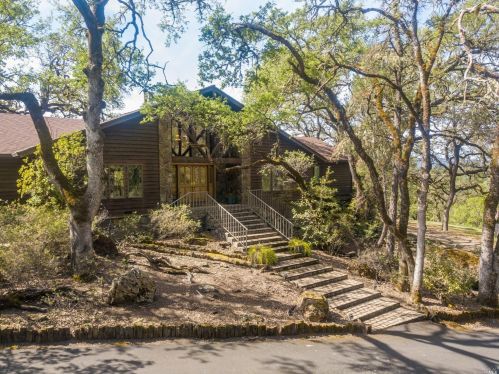 5211 Black Bart Trl, Redwood Valley, CA 95470-6242