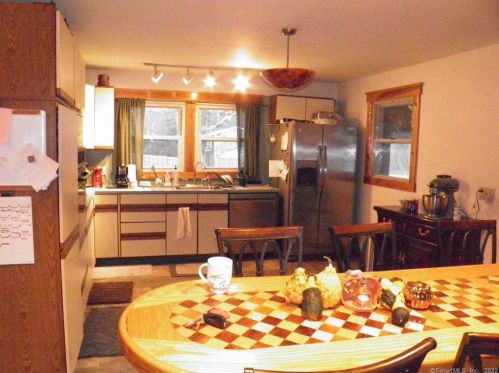 21 Humes Rd, Killingly CT  06241-1226 exterior