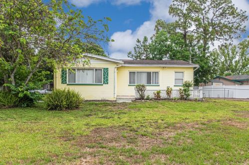 5995 59th Way, Saint Petersburg FL  33709-1833 exterior