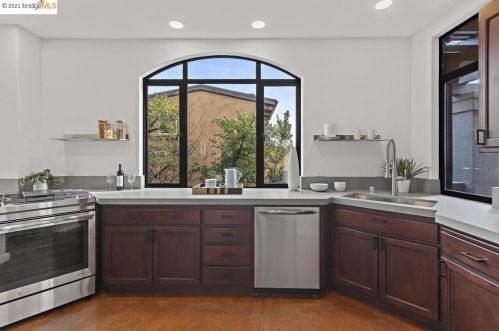 6310 Contra Costa Rd, Oakland CA 94618-2144 exterior