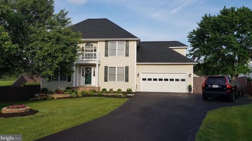 44 Bridle Ct, Charles Town, WV 25414-9490