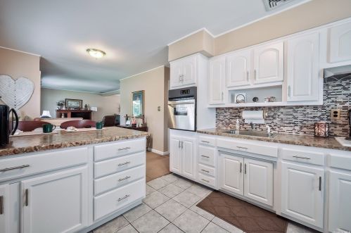 101 Cedar St, Hicksville NY  11801-3242 exterior