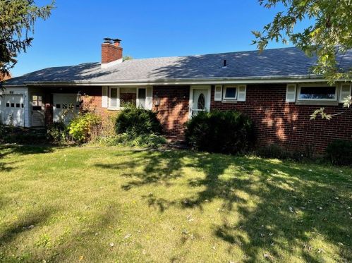 976 Whitestone Rd, Xenia, OH 45385-1526
